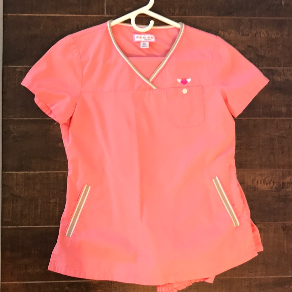 salmon scrub set
